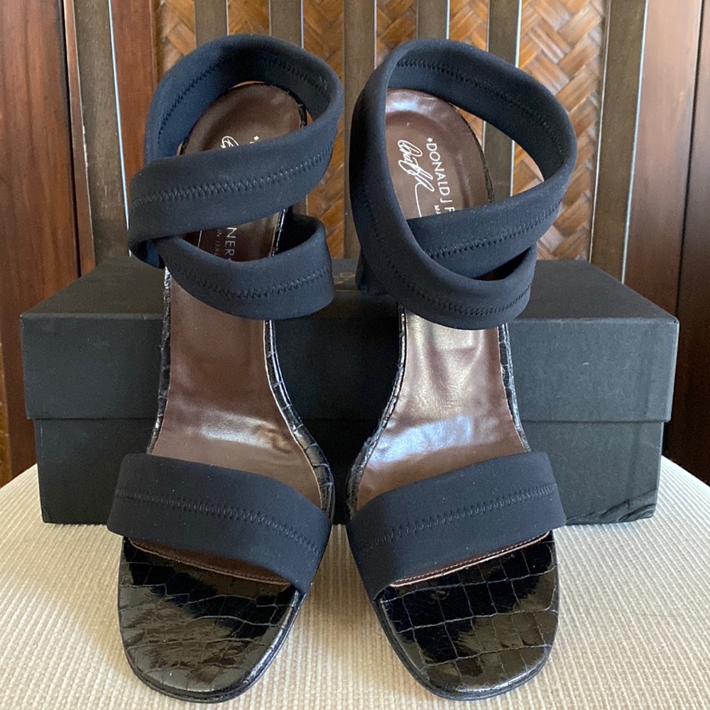 DONALD J. PLINER***RARE*** “Noto” Black Strappy Elastic 11M NIB